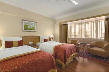 ホテル Ramada Plaza By Wyndham Palm Grove
