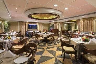هتل Ramada Plaza By Wyndham Palm Grove