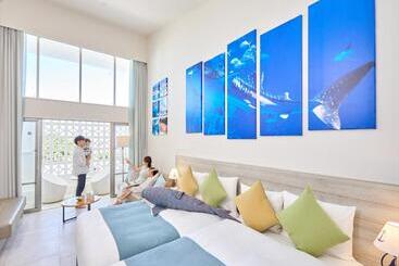 Royal View Hotel Churaumi