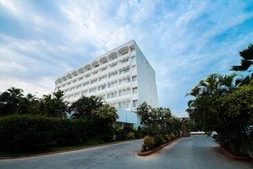 هتل Southern Star Mysore