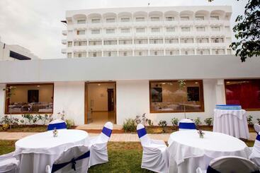 هتل Southern Star Mysore