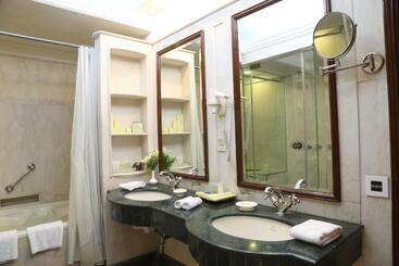 هتل The Ashok, New Delhi