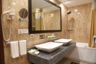 هتل The Ashok, New Delhi