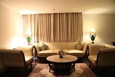هتل The Ashok, New Delhi