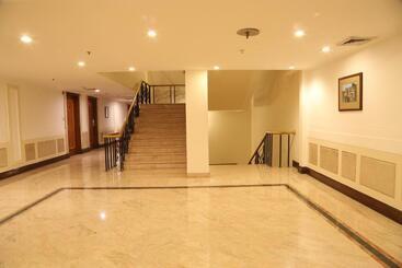 هتل The Ashok, New Delhi