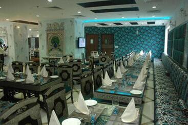 هتل The Ashok, New Delhi
