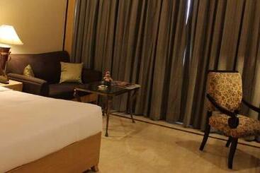 هتل The Hans, New Delhi