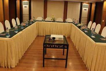 هتل The Hans, New Delhi