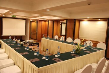 هتل The Hans, New Delhi