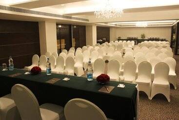 هتل The Hans, New Delhi