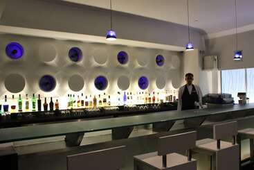 هتل The Hans, New Delhi