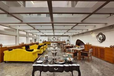 酒店 The Lalit Great Eastern Kolkata