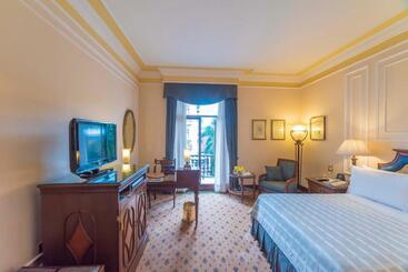 酒店 The Oberoi Grand Kolkata