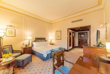 酒店 The Oberoi Grand Kolkata