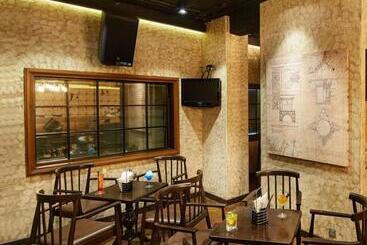 The Shalimar Hotel, Kemps Corner