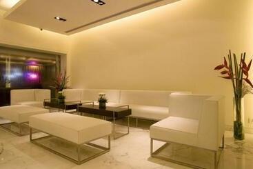 The Shalimar Hotel, Kemps Corner