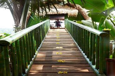 استراحتگاه Kupu Kupu Barong Villas And Tree Spa By L’occitane