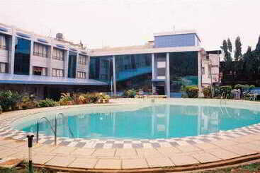 Silver Sands Beach Resort