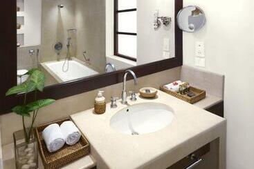 Taj Holiday Village Resort & Spa, Goa
