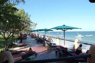 هتل Bamburi Beach