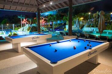 Hotel Beaches Ocho Rios, Spa, Golf, Waterpark Resort  All Inclusive
