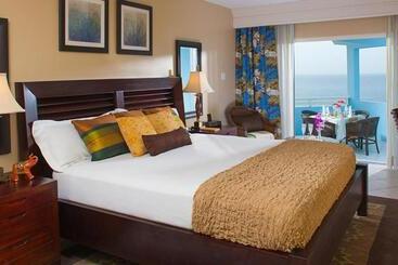 هتل Beaches Ocho Rios, Spa, Golf, Waterpark Resort  All Inclusive