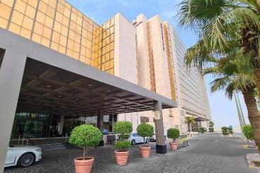 هتل Crowne Plaza Kuwait Al Thuraya City, An Ihg