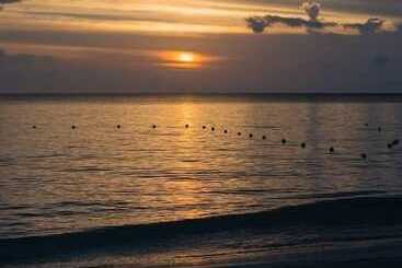 هتل Firefly Beach Cottages