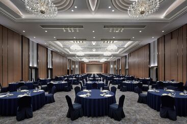 Lotte Hotel World