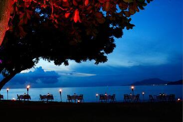 هتل Montpelier Plantation & Beach