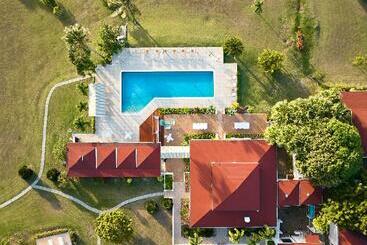 هتل Mount Nevis