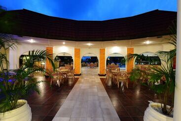 هتل Cocoa Luxury Resort, Nyali, Mombasa