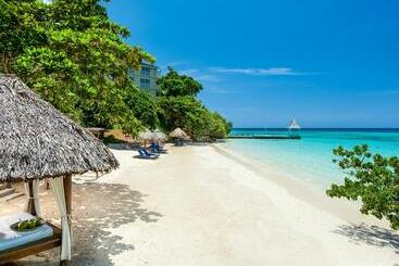 هتل Sandals Royal Plantation All Inclusive   Couples Only