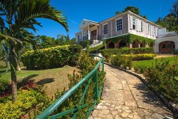 هتل Sandals Royal Plantation All Inclusive Couples Only