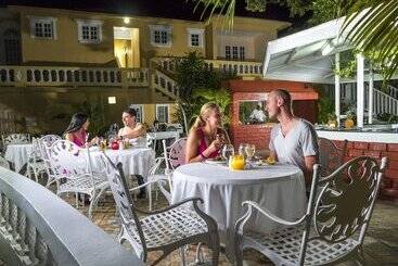 هتل Seagarden Beach Resort  All Inclusive