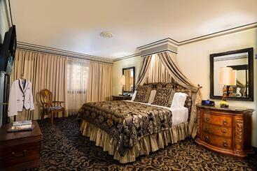 Terra Nova All Suite - Kingston