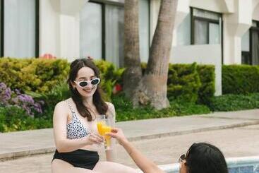 Corona Hotel & Spa