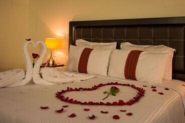 هتل Best Western Plus Posada De Don Vasco