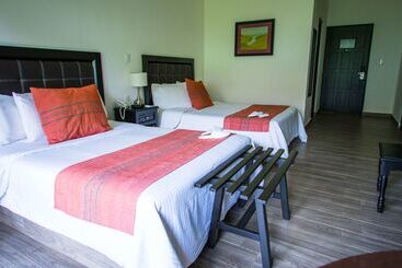 هتل Best Western Plus Posada De Don Vasco