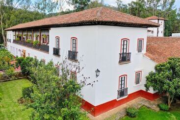 هتل Best Western Plus Posada De Don Vasco