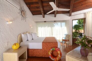 Cabo Blanco Hotel And Marina