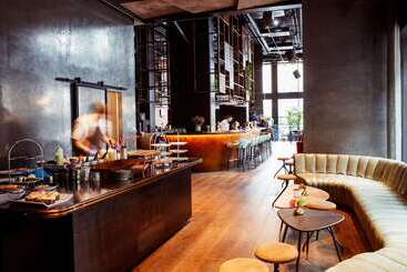 Clarion Hotel The Hub