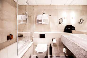 Clarion Hotel The Hub