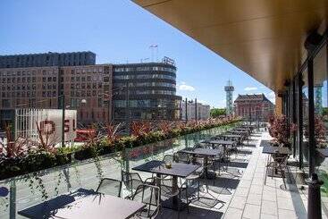 Clarion Hotel The Hub