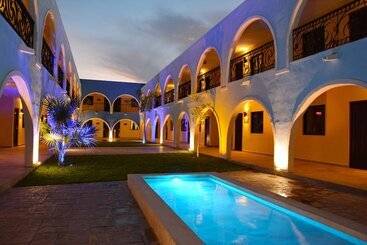 هتل Hacienda Inn