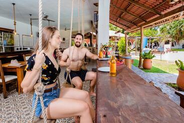 هتل Hacienda Inn