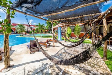 هتل Hacienda Inn