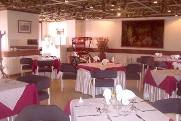 هتل Hôtel Des Thermes Antsirabe