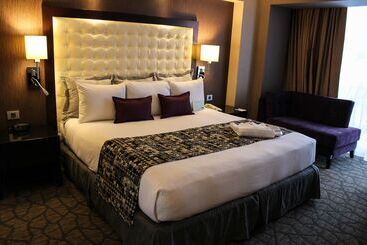هتل Lucerna Tijuana