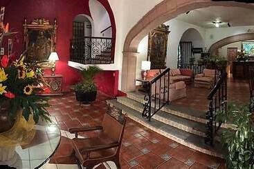 هتل Mansion Del Cupatitzio
